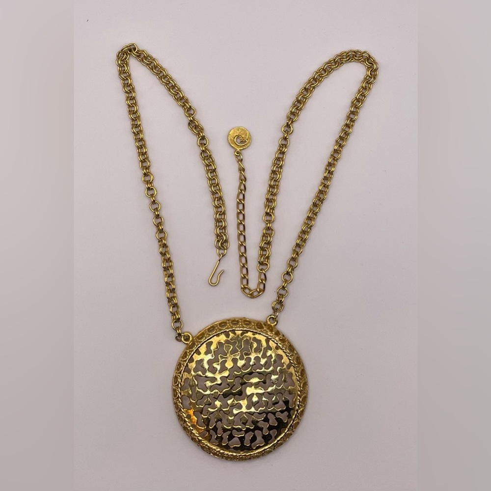 Beautiful Vintage Gold Tone Statement Medallion Chain Necklace Lisner Style Tag